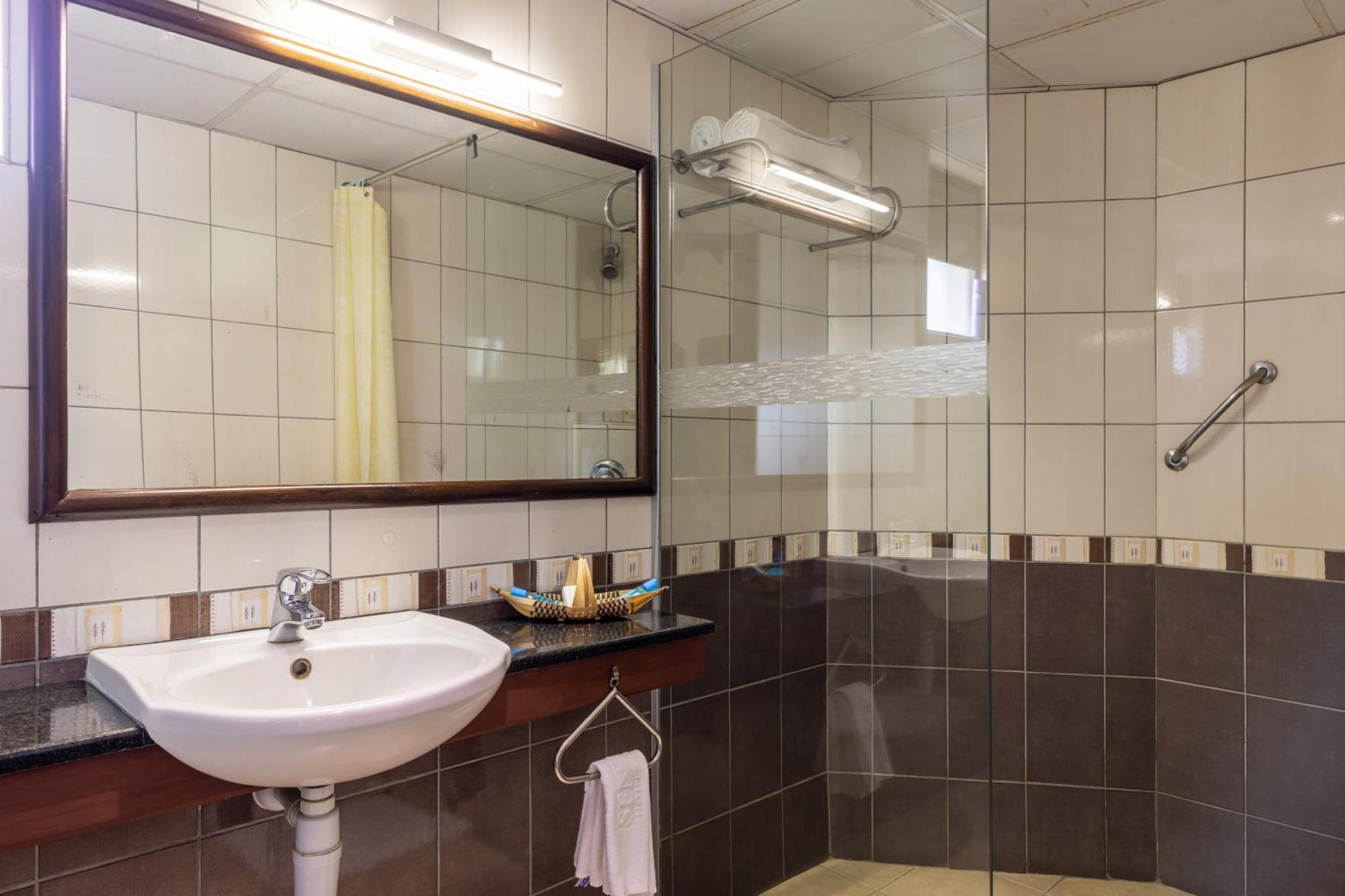Sentrim Elementaita Lodge Elmenteita エクステリア 写真
